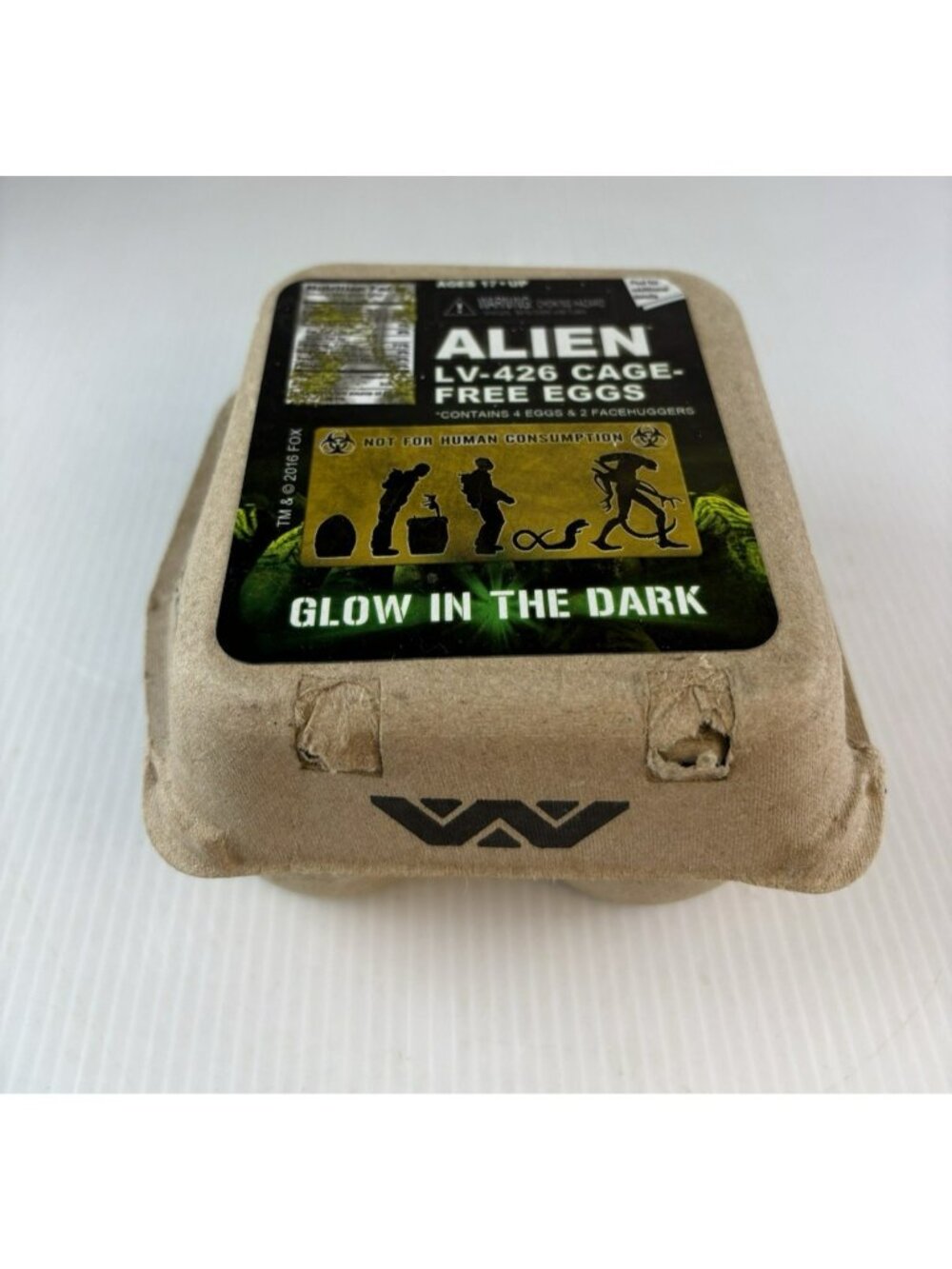 Neca Alien LV-426 Cage Free Facehugger Egg Carton Glow In The Dark 4-Pack Open